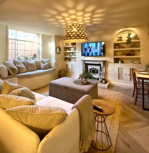 Cosy home away from home. photo 1