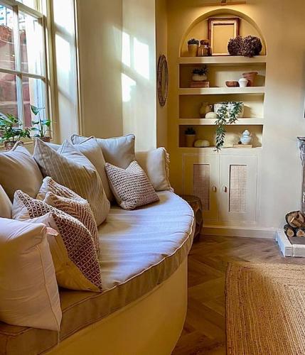 Cosy home away from home. photo 16