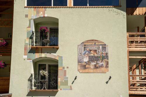 Gallery image of Albergo Garni Edy (B&B) in Canazei