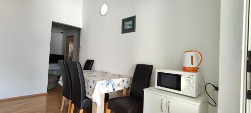 Gallery image of Apartments Bresina in Povljana