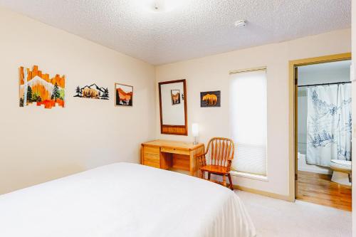 Ein Bett oder Betten in einem Zimmer der Unterkunft Shimmering Summit Hideaway