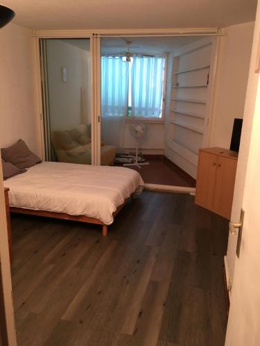 Studio 765, Port Camargue, Piscine, WiFi, Parking, 2 personnes