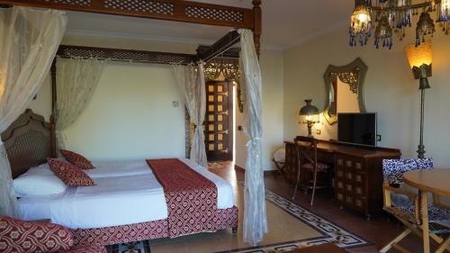 Postel nebo postele na pokoji v ubytování Private Coral Suite & kitchen in Sharm-el-Sheikh