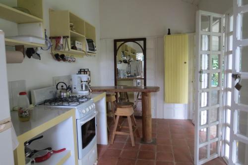 A kitchen or kitchenette at Apartamento Karibu