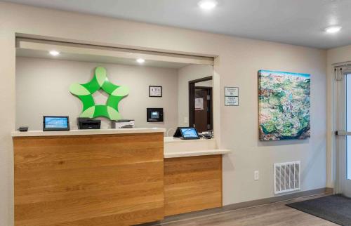 a cashier counter in a dental office at Extended Stay America Suites - Charlotte - Matthews in Charlotte