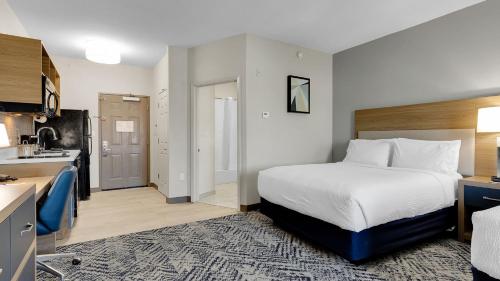 Candlewood Suites San Antonio Downtown, an IHG Hotel Image
