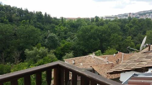 a view of roofs of houses from a balcony at Hotel Terazini in Veliko Tŭrnovo