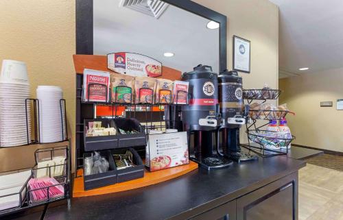 a coffee shop with a counter with a coffee maker at Extended Stay America Suites - Washington, DC - Landover in Largo