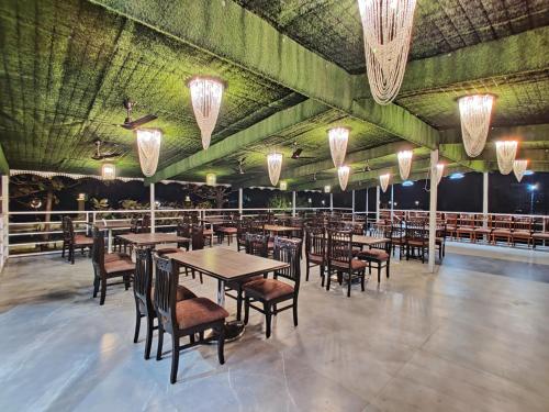 Gallery image of Golden Chariot Hotel Daman in Daman