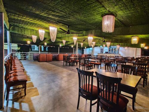 Gallery image of Golden Chariot Hotel Daman in Daman