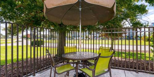 Jardín al aire libre en Extended Stay America Suites - Orlando - Orlando Theme Parks - Vineland Rd