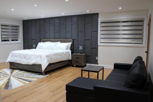 En eller flere senge i et værelse på Where Luxury Retreat meets Convenience!