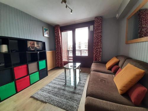 Studio central à Tignes, proche pistes, balcon - FR-1-449-189