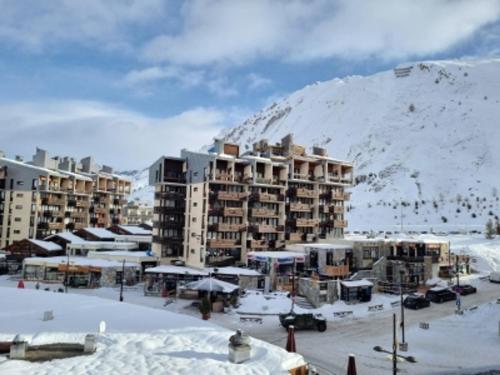 Studio central à Tignes, proche pistes, balcon - FR-1-449-189
