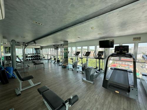 Fitness centrum a/nebo fitness zařízení v ubytování One Tower 1 Bed 84 by ThaiminatorPattaya