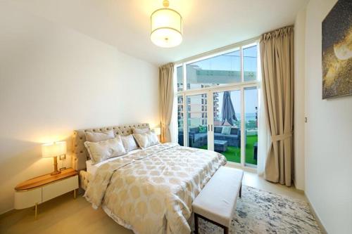 Postel nebo postele na pokoji v ubytování Mina Azizi l Fantastic View l Big Terrace