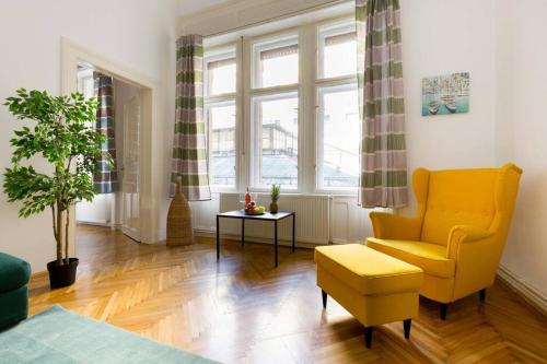Hidden Gem 1 BR next to OPERA 1066 Budapest, 9 Mozsár utca 1 kép - 3
