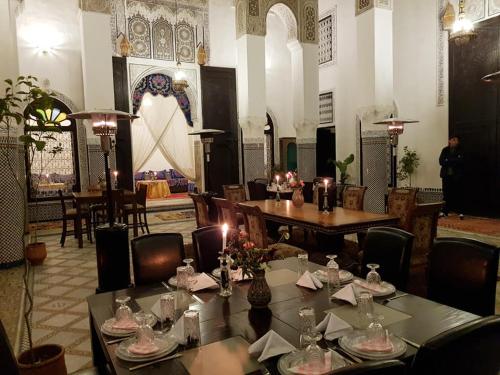 Restoran atau tempat lain untuk makan di palais alfirdaous medina