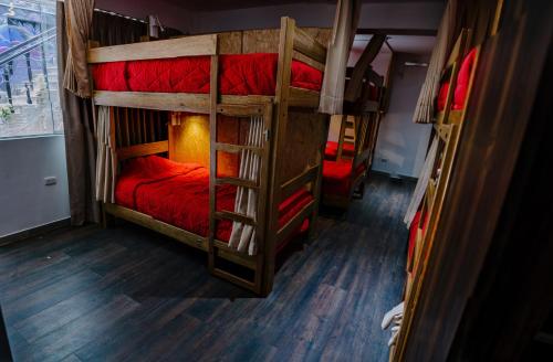 Magar Hostel Barにある二段ベッド