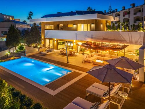 Luxury Beach Villa - Casa do Forte- Infinity Pool sea view- Beach walking distance by DreamvillasAlbufeira