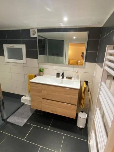 Charmant appartement - proche château cité