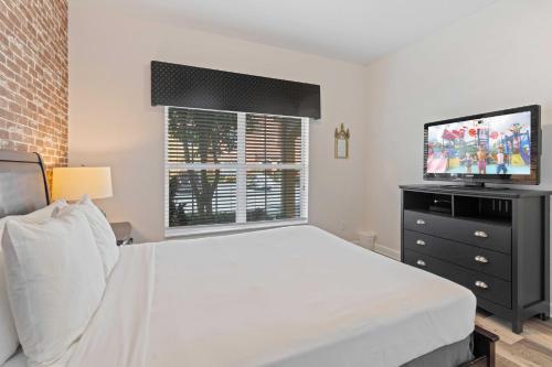 8960 Cat Palm Road photo 15