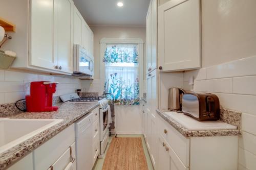 Gallery image of New Bedford Apartment about 4 Mi to Fort Phoenix Beach in New Bedford