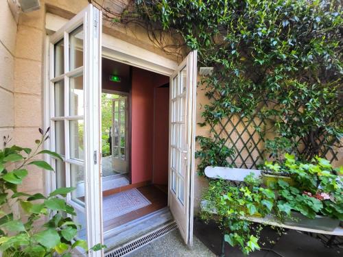 Le Vert Galant - Auberge Etchegorryにある庭