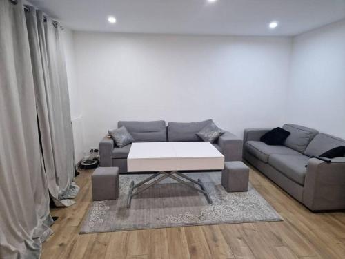 Appartement/Apartment/전원주택 15mn from Paris RER C