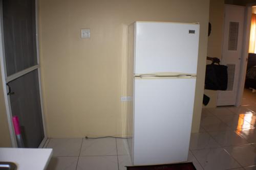 Köök või kööginurk majutusasutuses Finest Accommodation Phoenix Park Lot 1317 Phase 4 Portmore St Catherine