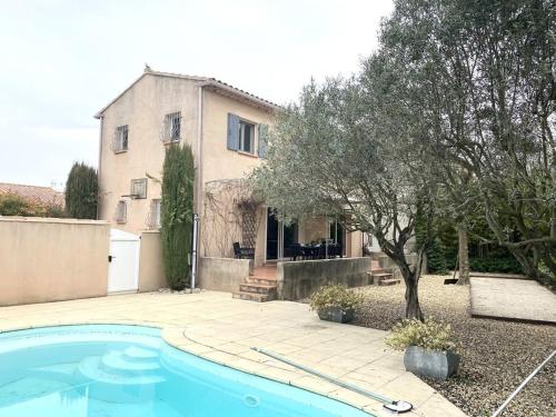 Villa Carpentras, 7 pièces, 10 personnes - FR-1-767-12