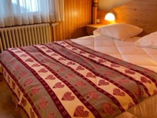 Grand appartement 5 chambres - Proche centre, balcon sud, Wi-Fi et parking inclus