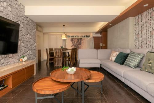 Χώρος καθιστικού στο 5B3b Dream Home 3min to Tech Building MRT 夢想之家 5房3衛 3分到科技大樓