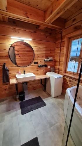 Koupelna v ubytování Chalupa Pod Lomem