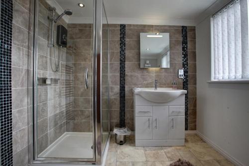 Bilik mandi di Farnham Hotel