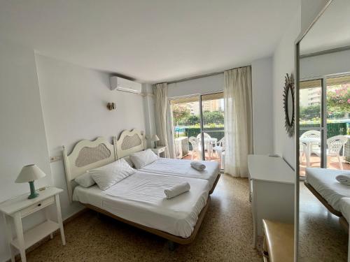 Terrace by the sea by gms apartamentos
