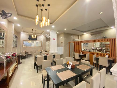 Ресторан / й інші заклади харчування у A25 Hotel - 274 Đề Thám