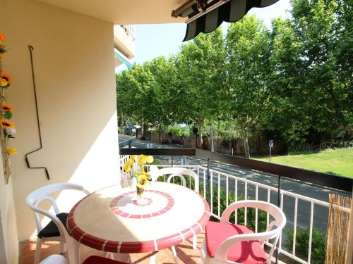 Apartamento céntrico en Llançà con 2 dormitorios y parking - ES-228-72