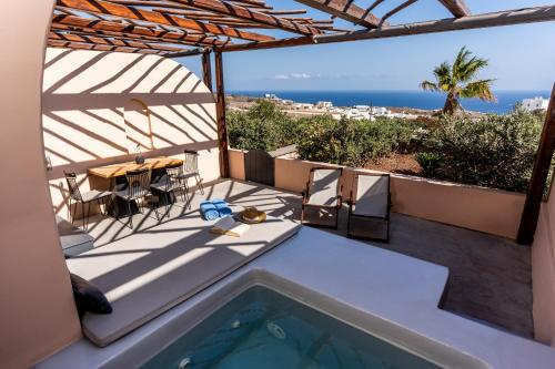 A piscina em ou perto de Perla Nera Suites