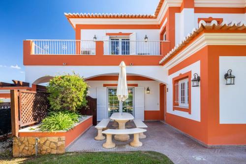 4 Bed Private Villa Ribeiro II with heated pool, garden, wi-fi