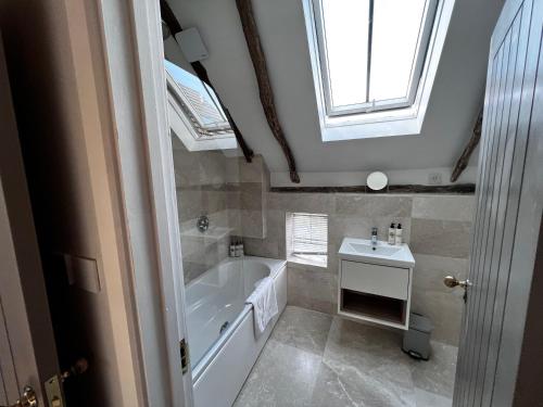 Seven Abbey Lane – Photos 3