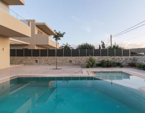 Villa Luna with swimming pool in Pitsidia