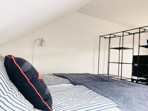 Łóżko lub łóżka w pokoju w obiekcie Scandinavian Apartment Hotel - Sønderbro - Central 2 room apartment