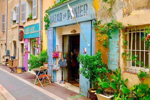 Studio Mars ( climatisé) 10 mn du vieux port , dans le Panier