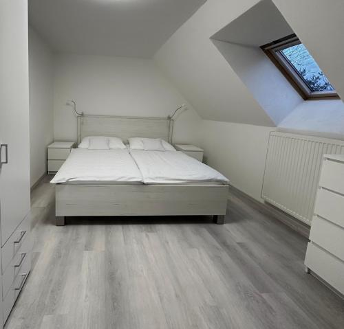 Postel nebo postele na pokoji v ubytování Apartment Nela