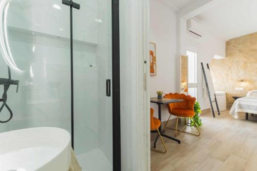 Jacuzzi Amanecer de Plata Decoración Románticaにあるバスルーム