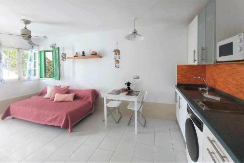 Kuchyň nebo kuchyňský kout v ubytování REST NOOK apartment on the Cotillo beach