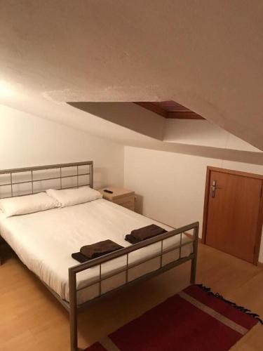4 bedroom town house Vale de Parra, close to Gale AT22