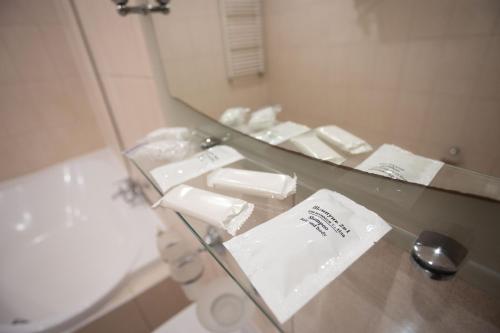 Bathroom sa Hotel Kopa - Zhovkva