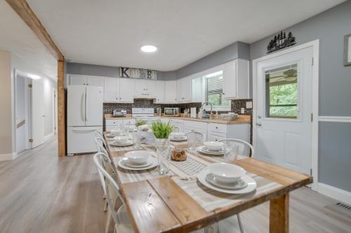Gallery image of Kodak Getaway with Covered Decks and Game Room! in Kodak